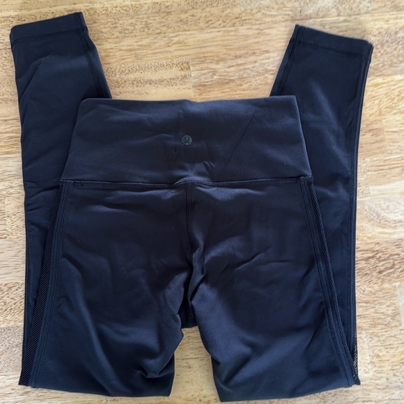 Lululemon Athletica Black Leggings mesh side design full length size 4 like new. - Picture 1 of 10